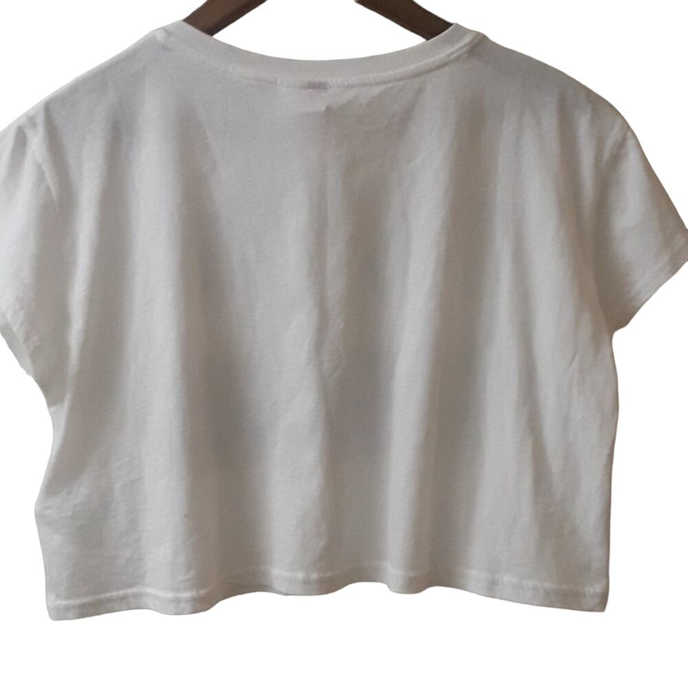 Womens Sz S Everything is Fabulous Cropped White Graphic T-shirt Divided Top - Picture 3 of 5